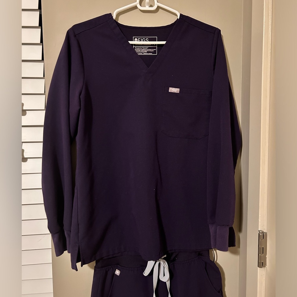 FIGS long sleeve Catarina one-pocket scrub top